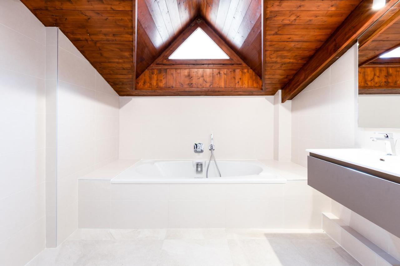 Chalet Les Praz - 280Sqm - Sauna Cinema Fitness - 5 Bedrooms In Heart Of Les Praz - By Cozee Rentals Chamonix Exterior photo
